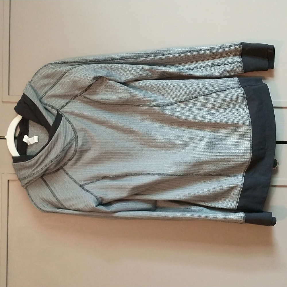 Lululemon sweatshirt